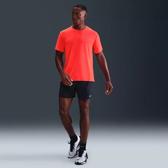 Nike Miler Men's Medium Dri-FIT UV Short-Sleeve Running Top (Bright Crimson) - Picture 2 of 6